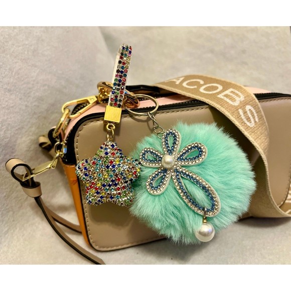 Star Shape Rhinestone keychain/pendant & fur ball (MULTICOLOR) - Picture 2 of 4